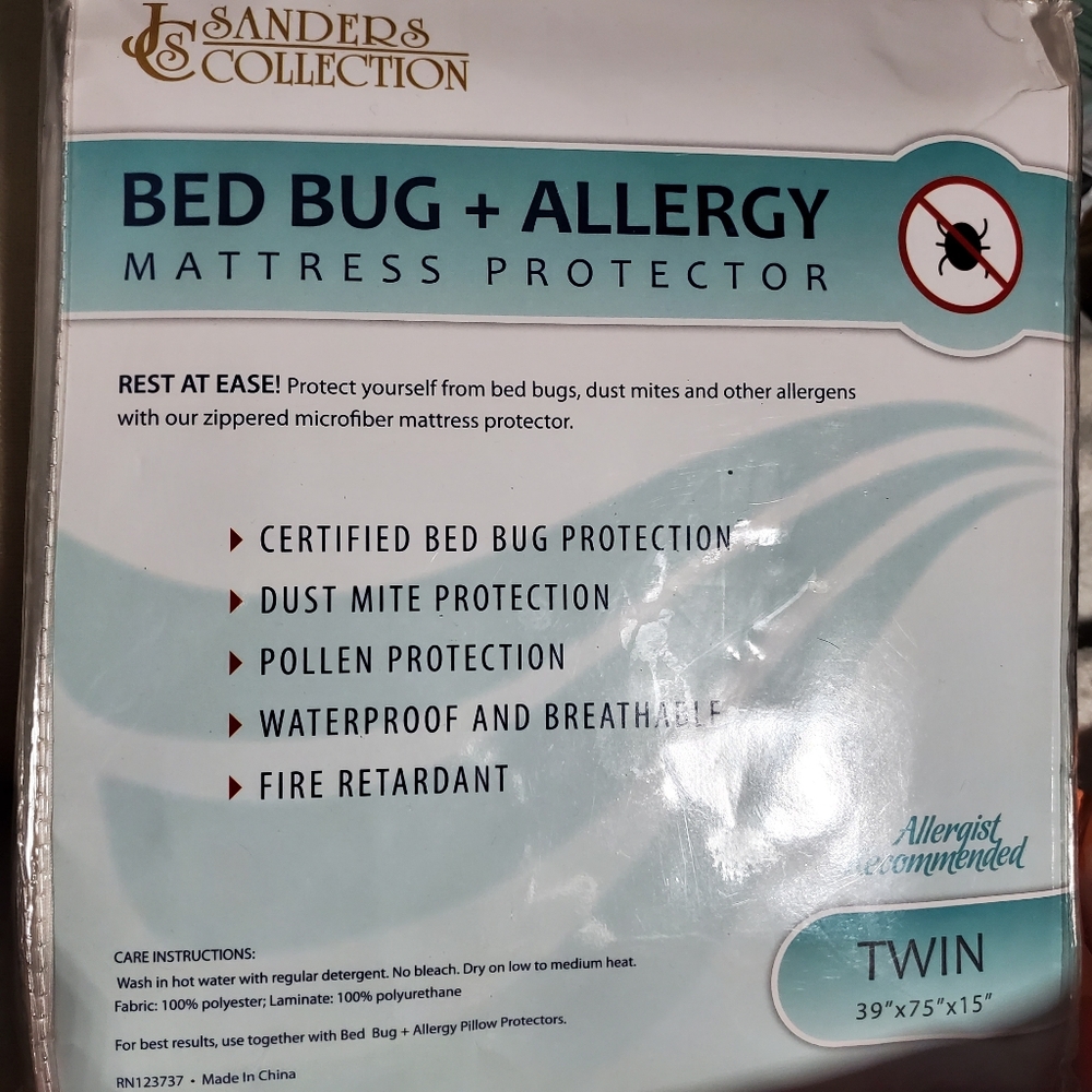 NWT JS Sanders Collection Bedbug & Allergy Mattress Protevtor - Twin
